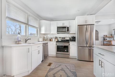 211 Stephenson Ave, Middlesex, NJ 08846 photo 3