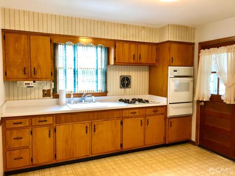 214 W Maple Ave, Bound Brook, NJ 08805 photo 5