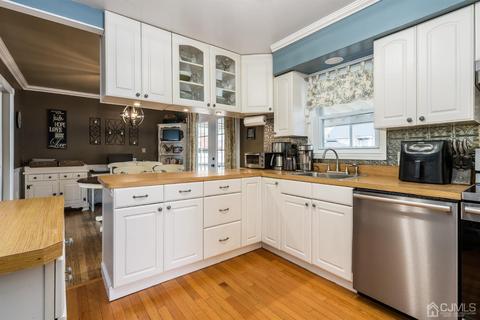 308 Greene Ave, Middlesex, NJ 08846 photo 4
