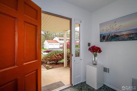 35 Eileen Way, Edison, NJ 08837 photo 4