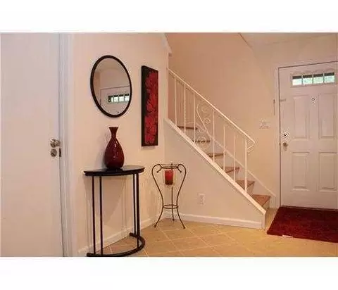 6 Pheasant Run, Edison, NJ 08820 photo 2