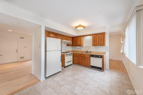 26 Firethorn Dr, Edison, NJ 08820 photo 10