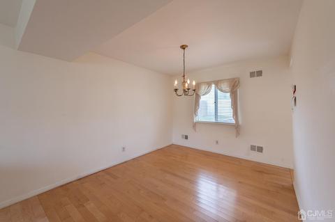 26 Firethorn Dr, Edison, NJ 08820 photo 8