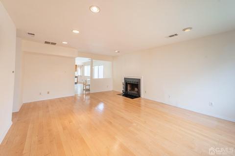 26 Firethorn Dr, Edison, NJ 08820 photo 15
