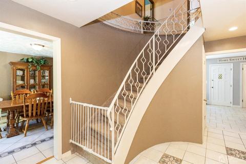 11 Webster Pl, Edison, NJ 08817 photo 6