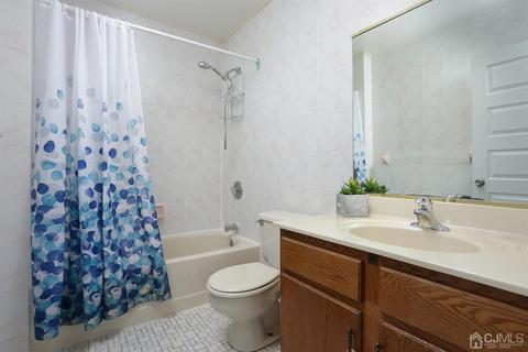 2 Honeysuckle Ln, Edison, NJ 08820 photo 16