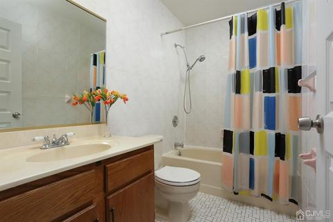 2 Honeysuckle Ln, Edison, NJ 08820 photo 20