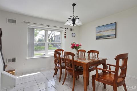 2 Honeysuckle Ln, Edison, NJ 08820 photo 10