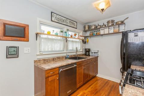 446 3rd St, Dunellen, NJ 08812 photo 13