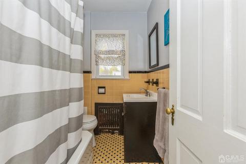 446 3rd St, Dunellen, NJ 08812 photo 22