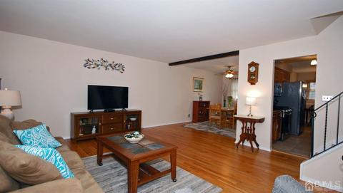 9 Shearn Dr, Middlesex, NJ 08846 photo 5