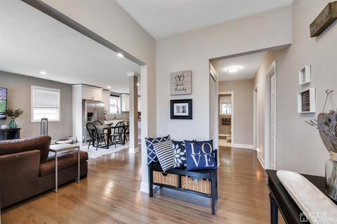 562 Cook Ave, Middlesex, NJ 08846 photo 3