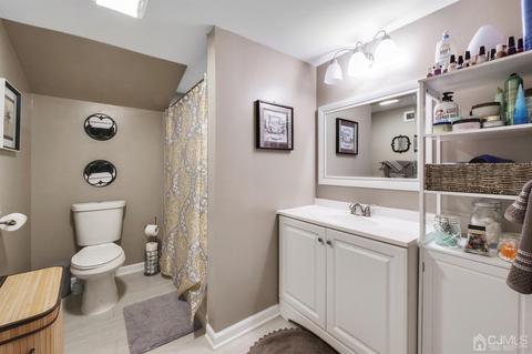 562 Cook Ave, Middlesex, NJ 08846 photo 9