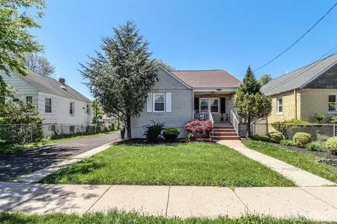 22 Fox Rd, Edison, NJ 08817 photo 1