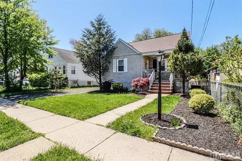 22 Fox Rd, Edison, NJ 08817 photo 2