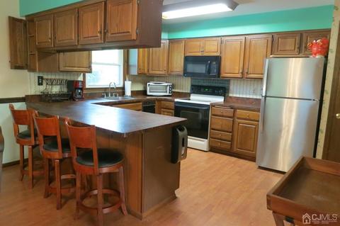 136 Coleman St, Middlesex, NJ 08846 photo 6