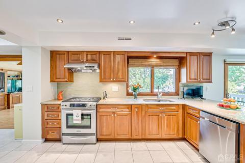 9 Wakefield Dr, Edison, NJ 08820 photo 17