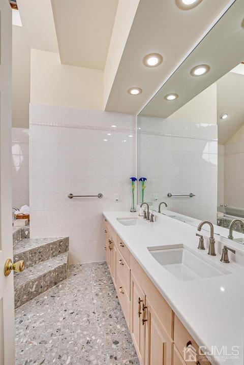 9 Wakefield Dr, Edison, NJ 08820 photo 34