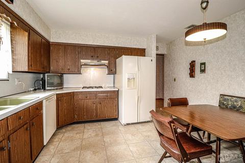 20 Benjamin St, Clark, NJ 07066 photo 15