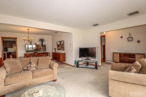 20 Benjamin St, Clark, NJ 07066 photo 6