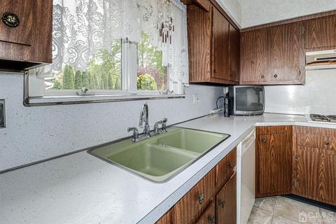 20 Benjamin St, Clark, NJ 07066 photo 17