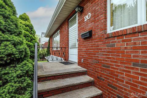20 Benjamin St, Clark, NJ 07066 photo 4