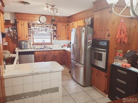 2 Center Ave, Parlin, NJ 08859 photo 12