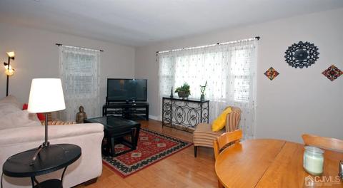 44 Ramsey Rd, Middlesex, NJ 08846 photo 3