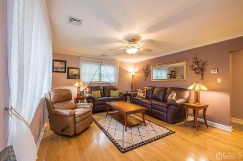 2 Matson Rd, Edison, NJ 08817 photo 3