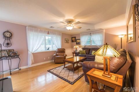 2 Matson Rd, Edison, NJ 08817 photo 4