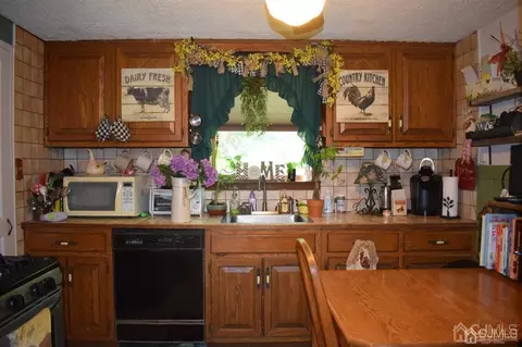 26 Baker Dr, Helmetta, NJ 08828 photo 8