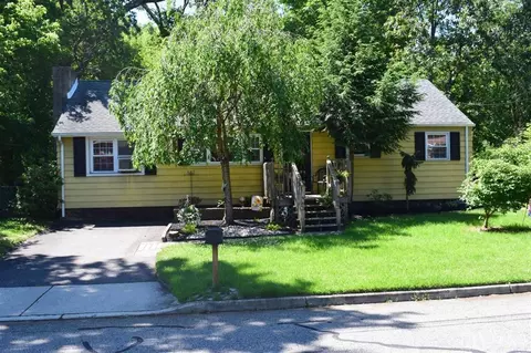26 Baker Dr, Helmetta, NJ 08828 photo 1