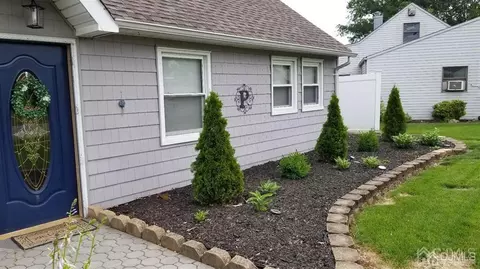 21 Colfax Rd, Edison, NJ 08817 photo 5