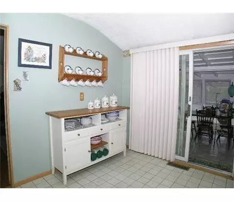 3 Desser Pl, Edison, NJ 08817 photo 4