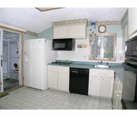 3 Desser Pl, Edison, NJ 08817 photo 5
