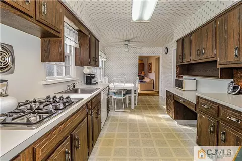 7 Devon Rd, Edison, NJ 08820 photo 13