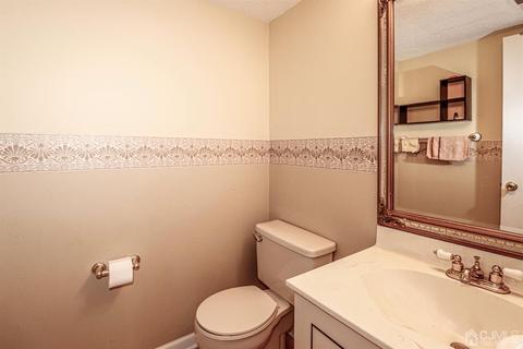 175 E Westgate Dr, Edison, NJ 08820 photo 32