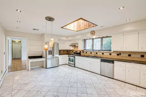 10 Calvert East Ave, Edison, NJ 08820 photo 9