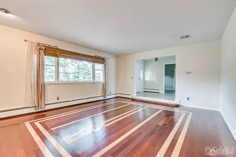 10 Calvert East Ave, Edison, NJ 08820 photo 14