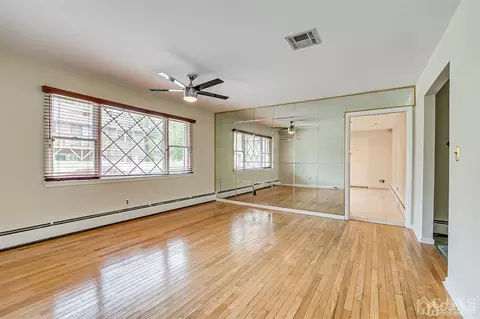10 Calvert East Ave, Edison, NJ 08820 photo 12
