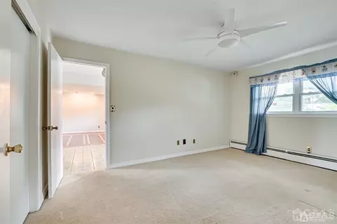 10 Calvert East Ave, Edison, NJ 08820 photo 22