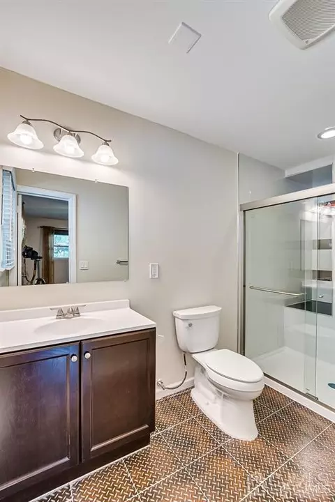 10 Calvert East Ave, Edison, NJ 08820 photo 17