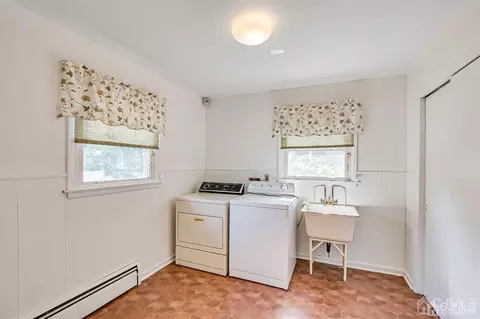10 Calvert East Ave, Edison, NJ 08820 photo 24