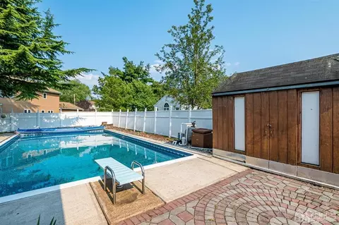 10 Calvert East Ave, Edison, NJ 08820 photo 32