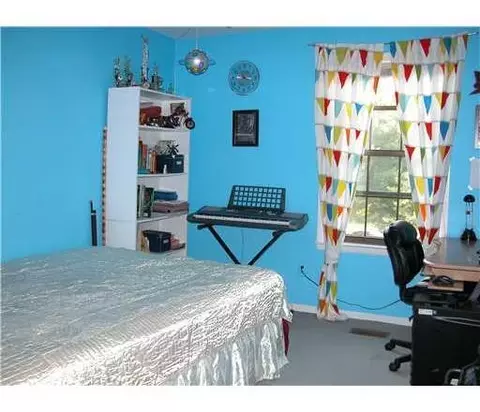 3903 Spring Brook Dr, Edison, NJ 08820 photo 9
