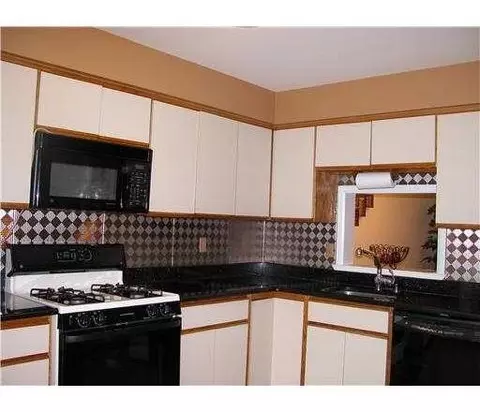 3903 Spring Brook Dr, Edison, NJ 08820 photo 4