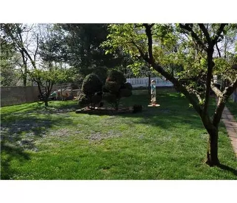 2035 Oak Tree Rd, Edison, NJ 08820 photo 5