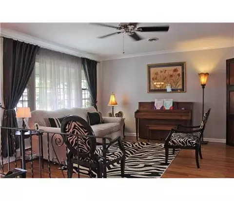 687 Old Post Rd, Edison, NJ 08817 photo 2