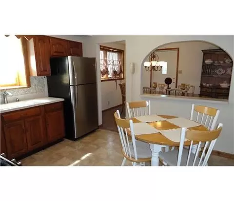 6 Harmon Rd, Edison, NJ 08837 photo 2