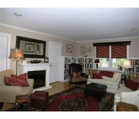 386 Plainfield Rd, Edison, NJ 08820 photo 9